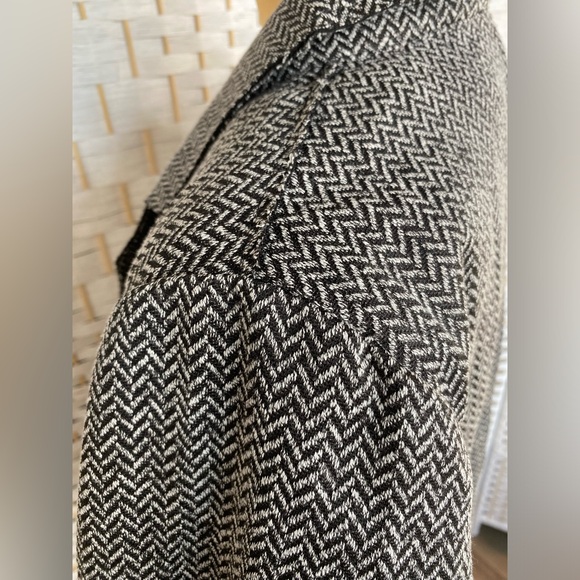 NWT Hem & Thread Chevron Jacquard Textured Crop Blazer flattering 1 button close - Picture 7 of 11